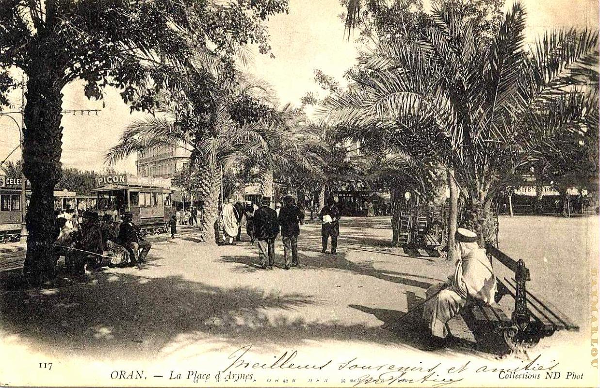 PA i- 13- Place d'armes animee.JPG
